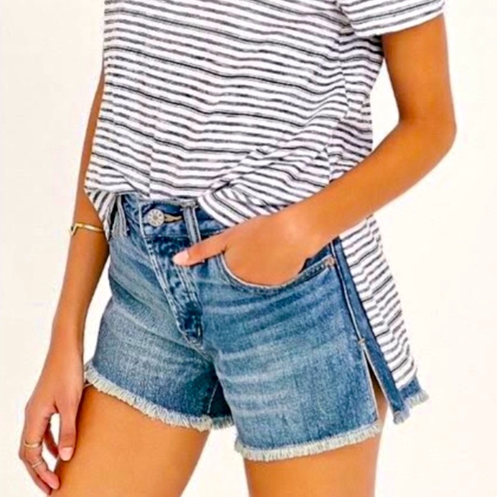 BDG MID RISE DENIM SHORTS